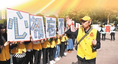 男子打嗝5年未愈,医生建议吹气球锻炼